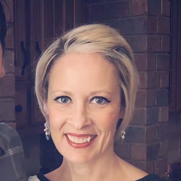 Meet your Posher, Stephanie - Picture 1 of 1